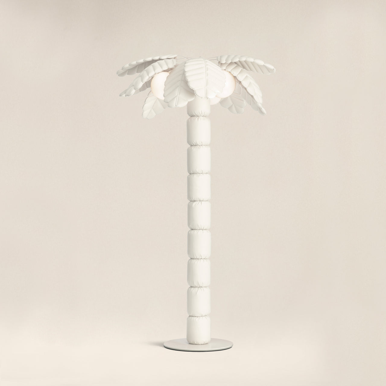 Palm Beach Limited Edition floor lamp by Pet Therapy™ – palm-shaped LED lamp with powder-coated metal structure and recycled PL fabric padding