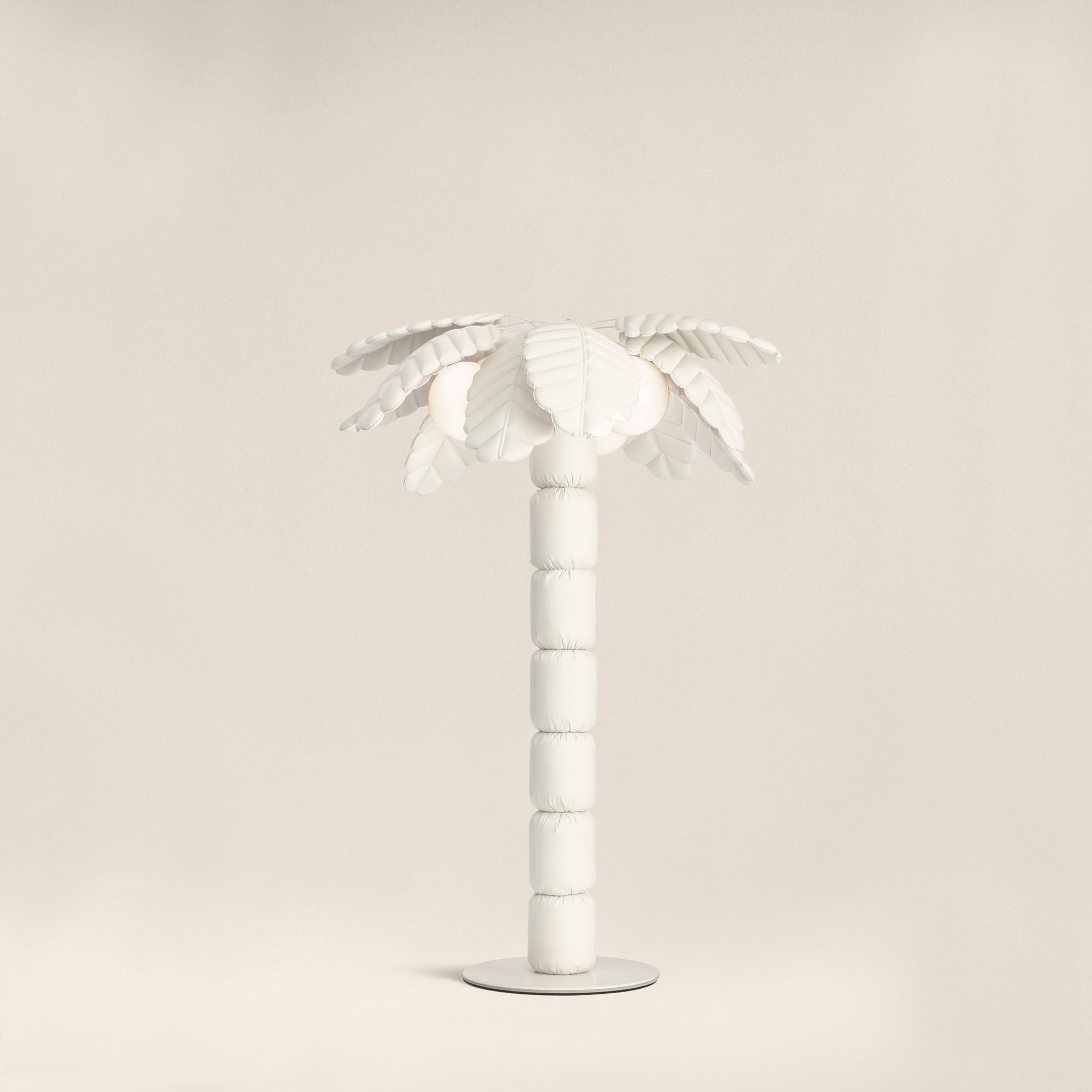 Palm Beach Limited Edition floor lamp by Pet Therapy™ – palm-shaped LED lamp with powder-coated metal structure and recycled PL fabric padding